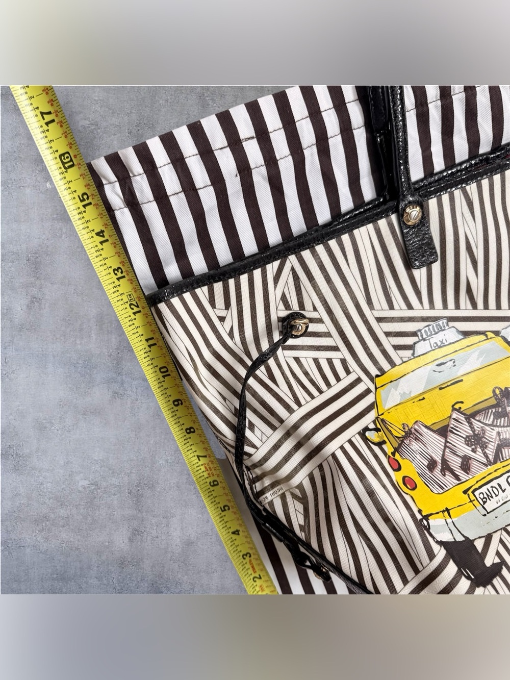 Classic Henri Bendel Signature Striped Tote with Dust Bag - Picture 8 of 17